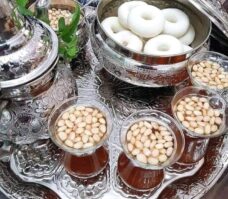 Tunesian tea with pine nuts