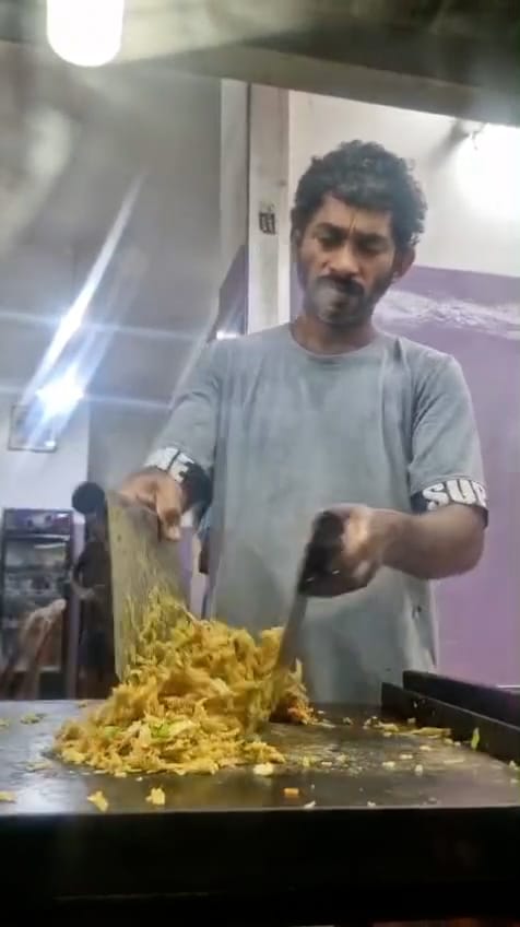 Making kottu with big blades