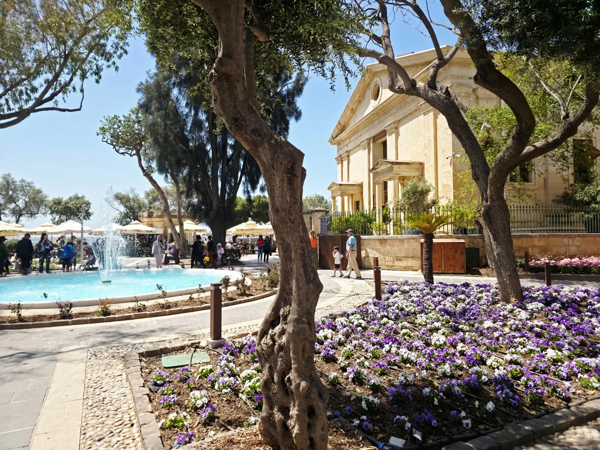 malta-garden-fountain-city-park