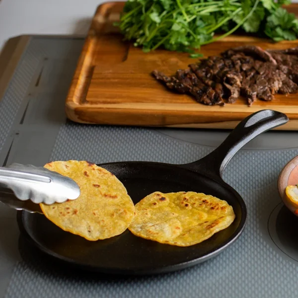 Lodge Cast Iron Round Griddle (26.7 cm)